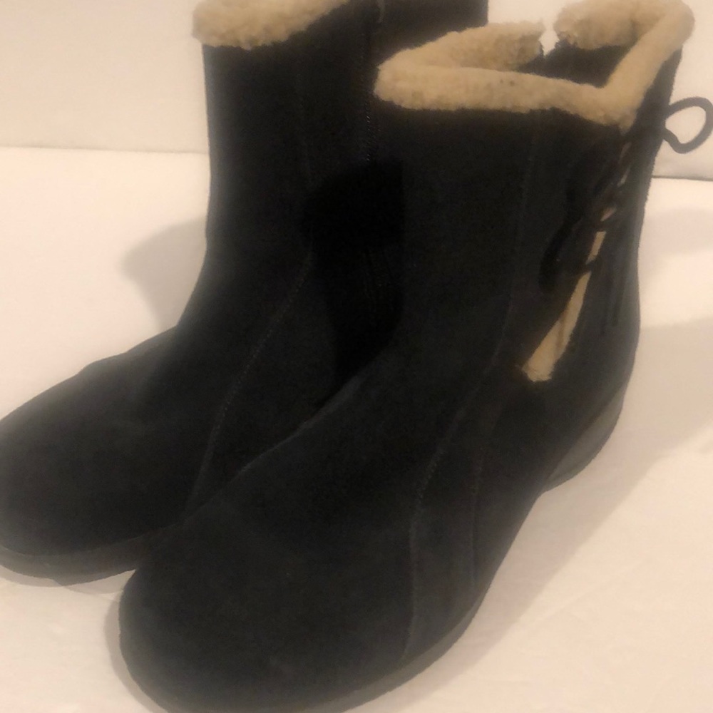 Clarks Bendables Black Suede Zip Ankle Boots Bootie Size 8.5